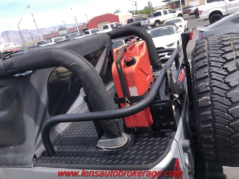 Used 2012 Jeep Wrangler Rubicon w/ Connectivity Group image 21