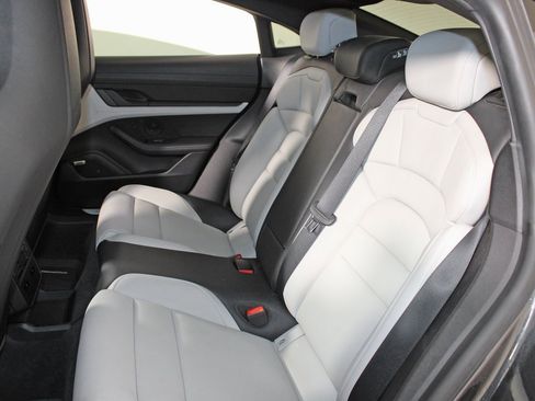 Used 2021 Porsche Taycan 4S image 35