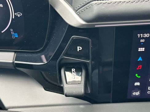 Used 2025 Porsche Macan 4S Electric image 28