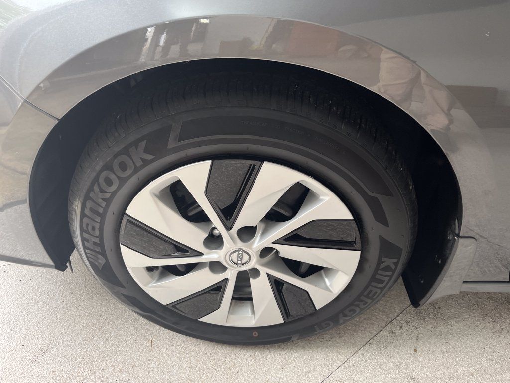 Used 2025 Nissan Altima 2.5 S FWD image 9