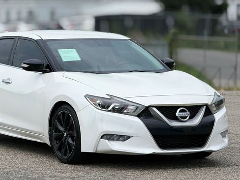 Used 2016 Nissan Maxima SR w/ Midnight Edition FWD image 15