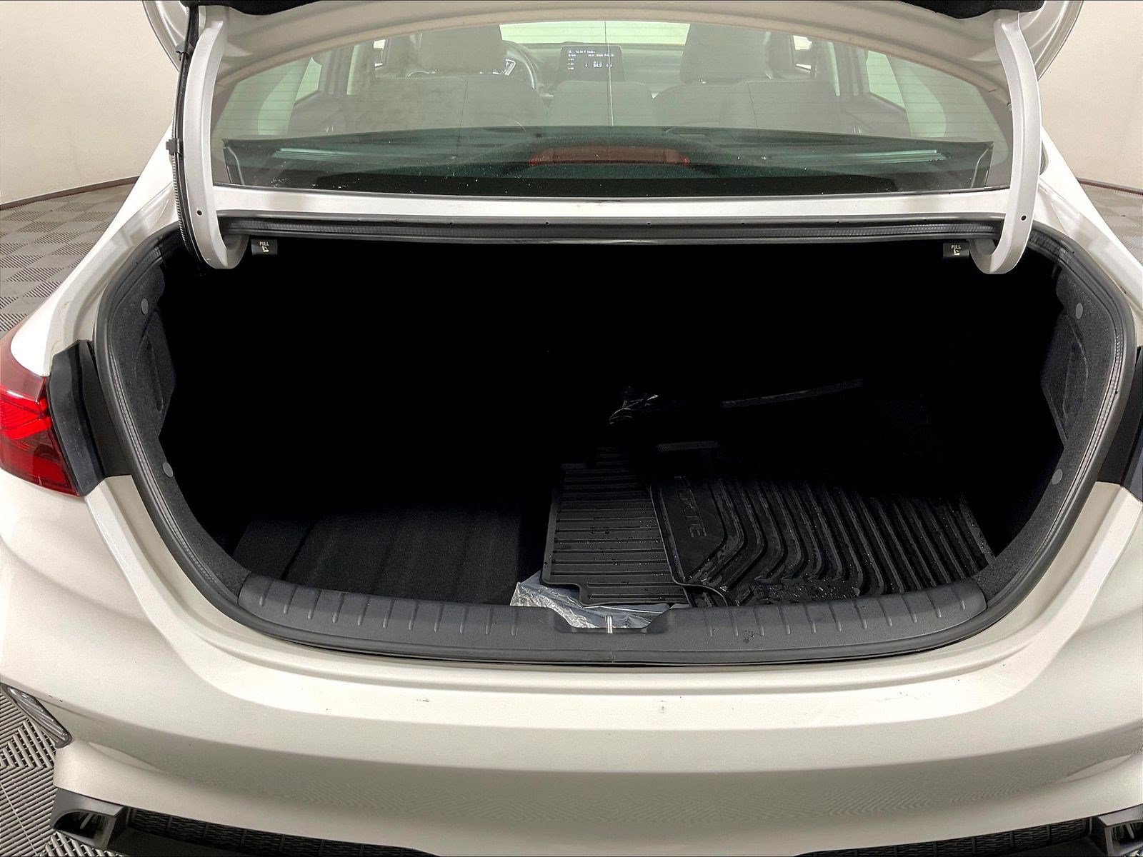 Used 2024 Kia Forte LXS w/ LXS Technology Package FWD image 36