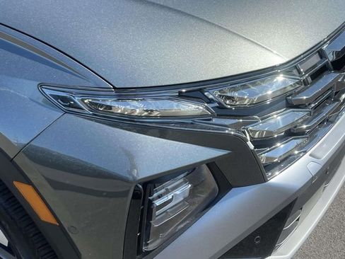 Certified 2025 Hyundai Tucson Limited AWD/4WD image 9