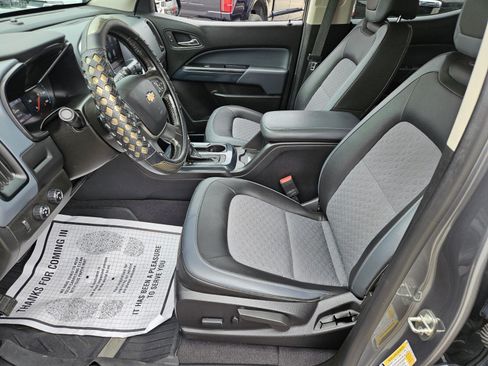 Used 2019 Chevrolet Colorado Z71 AWD/4WD image 7
