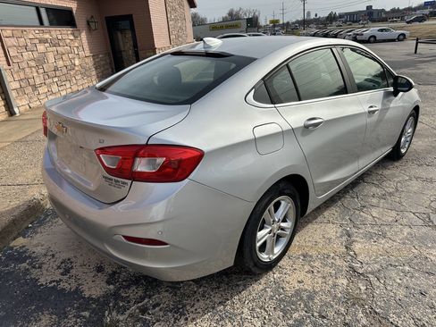 Used 2016 Chevrolet Cruze LT w/ Convenience Package image 9