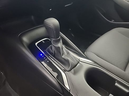 Used 2025 Toyota Corolla LE image 36