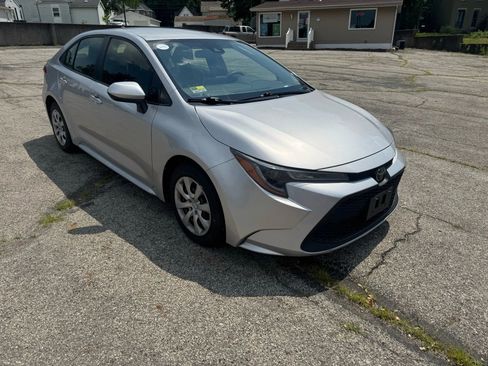 Used 2020 Toyota Corolla LE image 5