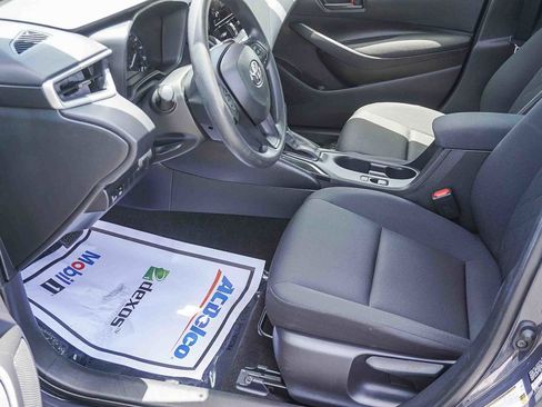 Used 2025 Toyota Corolla LE FWD image 17