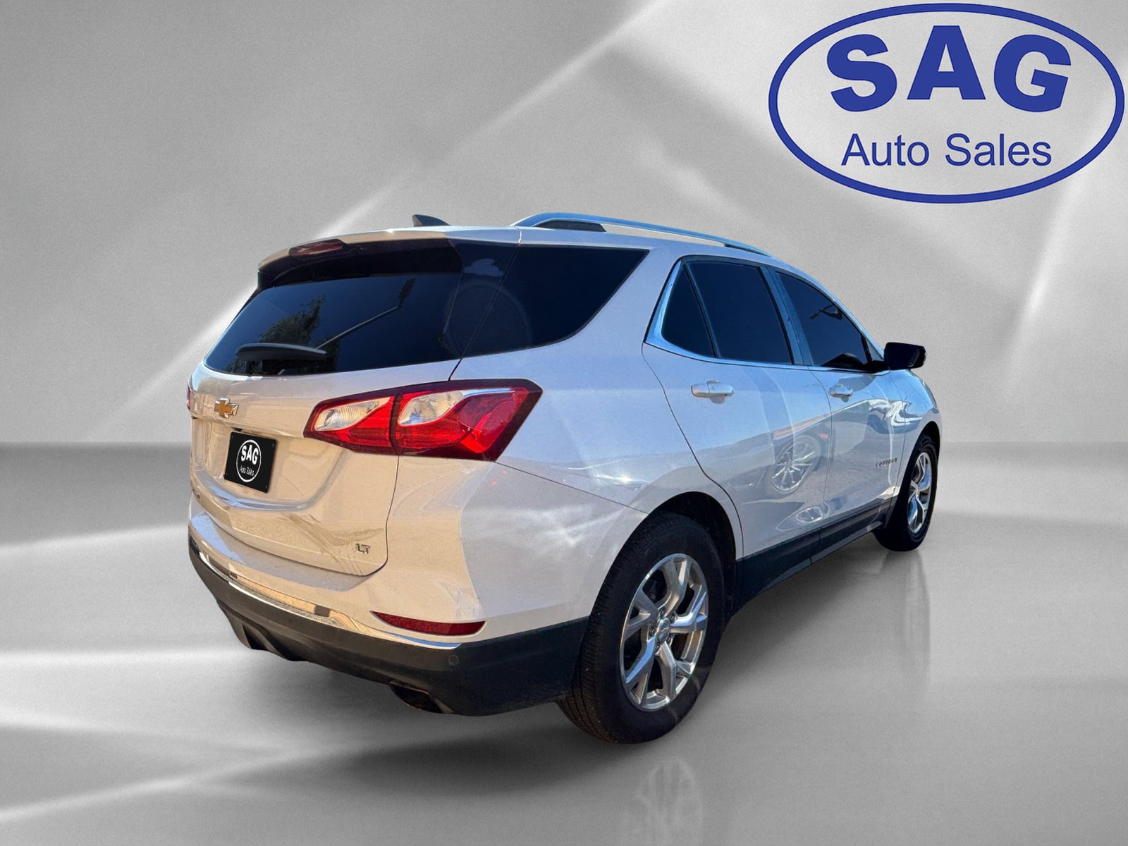 Used 2018 Chevrolet Equinox LT FWD image 3