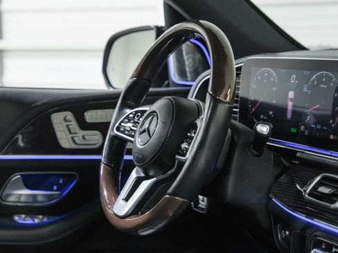 Used 2020 Mercedes-Benz GLS 580 4MATIC image 11