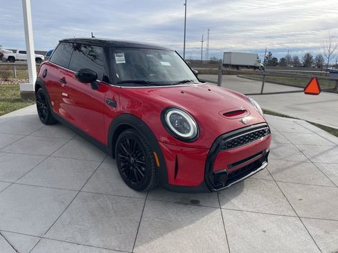 Used 2024 MINI Cooper S image 2