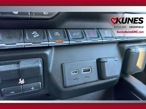 Used 2020 Chevrolet Silverado 1500 RST image 34