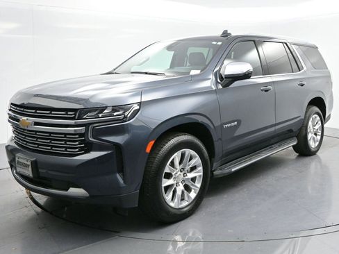 Used 2021 Chevrolet Tahoe Premier w/ Premium Package image 3