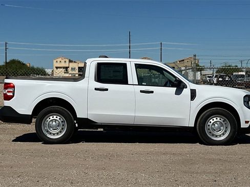 New 2025 Ford Maverick XL image 3