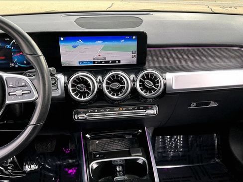 Used 2022 Mercedes-Benz GLB 250 w/ Premium Package Lite image 18