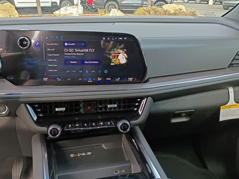 New 2026 Chevrolet Suburban LT image 27