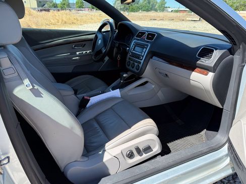 Used 2007 Volkswagen Eos 2.0T FWD image 12