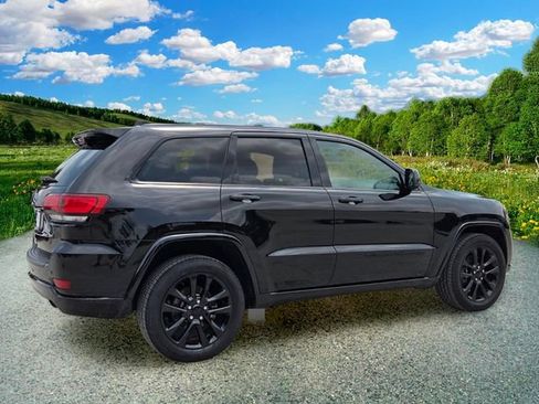 Used 2022 Jeep Grand Cherokee Laredo X RWD image 6