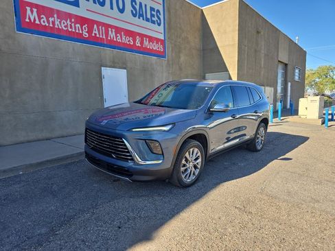 Used 2025 Buick Enclave Preferred AWD/4WD image 6