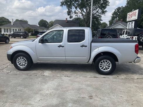 Used 2018 Nissan Frontier SV RWD image 6