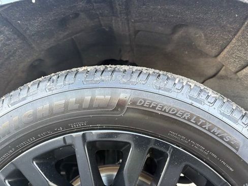 Used 2021 GMC Yukon XL Denali w/ Denali Premium Package image 13