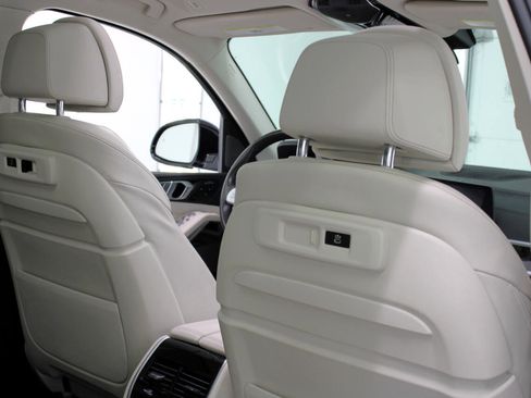 Used 2019 BMW X7 xDrive40i w/ Premium Package image 47