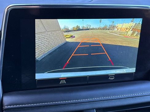 Used 2024 GMC Yukon XL SLT image 30