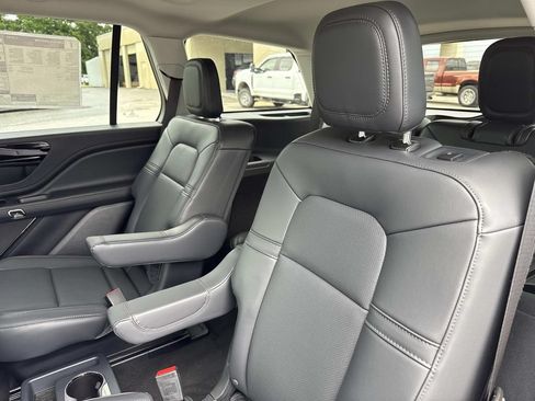 New 2026 Lincoln Aviator AWD image 14