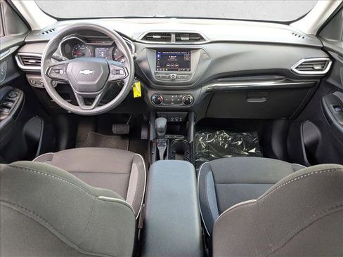 Used 2022 Chevrolet TrailBlazer LS FWD image 16