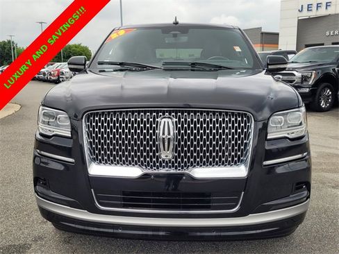 Used 2023 Lincoln Navigator L Reserve image 2