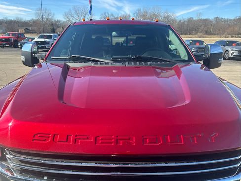 Used 2018 Ford F250 Lariat w/ Chrome Package image 2