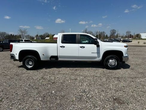 Used 2024 Chevrolet Silverado 3500 W/T AWD/4WD image 12