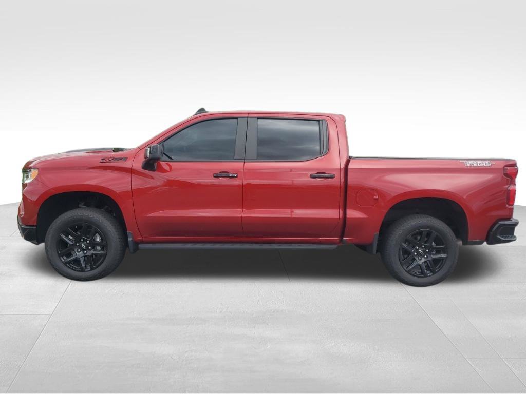 Used 2025 Chevrolet Silverado 1500 LT Trail Boss AWD/4WD image 2