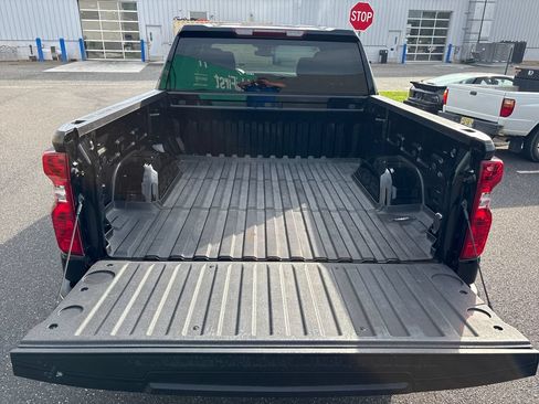 Used 2025 Chevrolet Silverado 1500 LT AWD/4WD image 32
