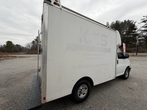 Used 2017 Chevrolet Express 3500 image 6