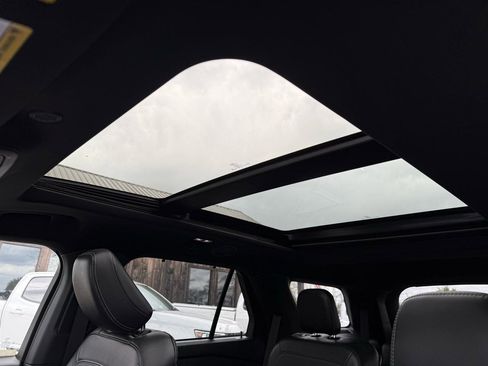 Used 2020 Ford Explorer Limited image 7