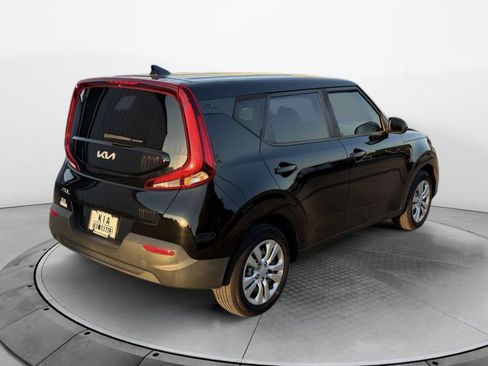Used 2022 Kia Soul LX FWD image 3