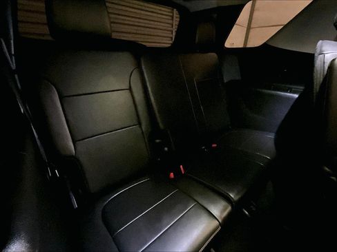 Used 2021 Chevrolet Traverse Premier w/ Redline Edition image 28