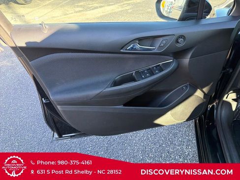 Used 2017 Chevrolet Cruze LT image 11