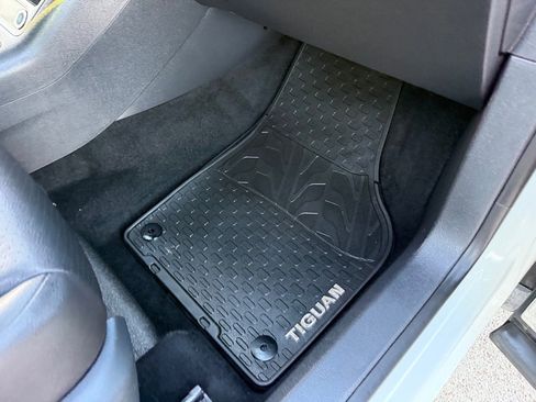 Used 2014 Volkswagen Tiguan SEL image 21