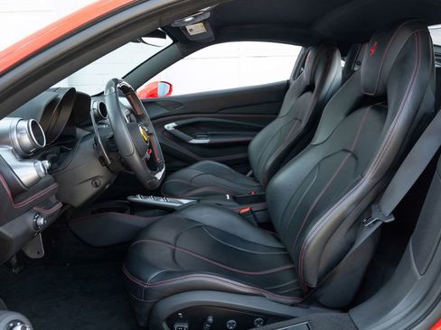 Used 2022 Ferrari F8 Tributo image 31