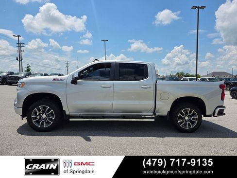 Used 2022 Chevrolet Silverado 1500 LT AWD/4WD image 4