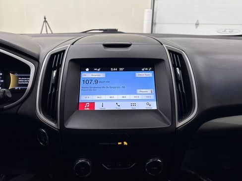 Used 2019 Ford Edge SEL image 16