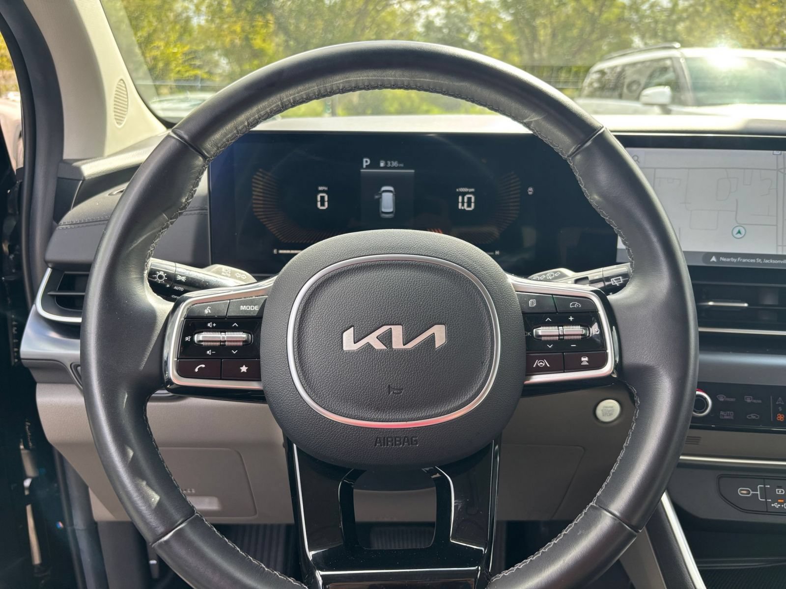 Used 2026 Kia Carnival FWD image 29