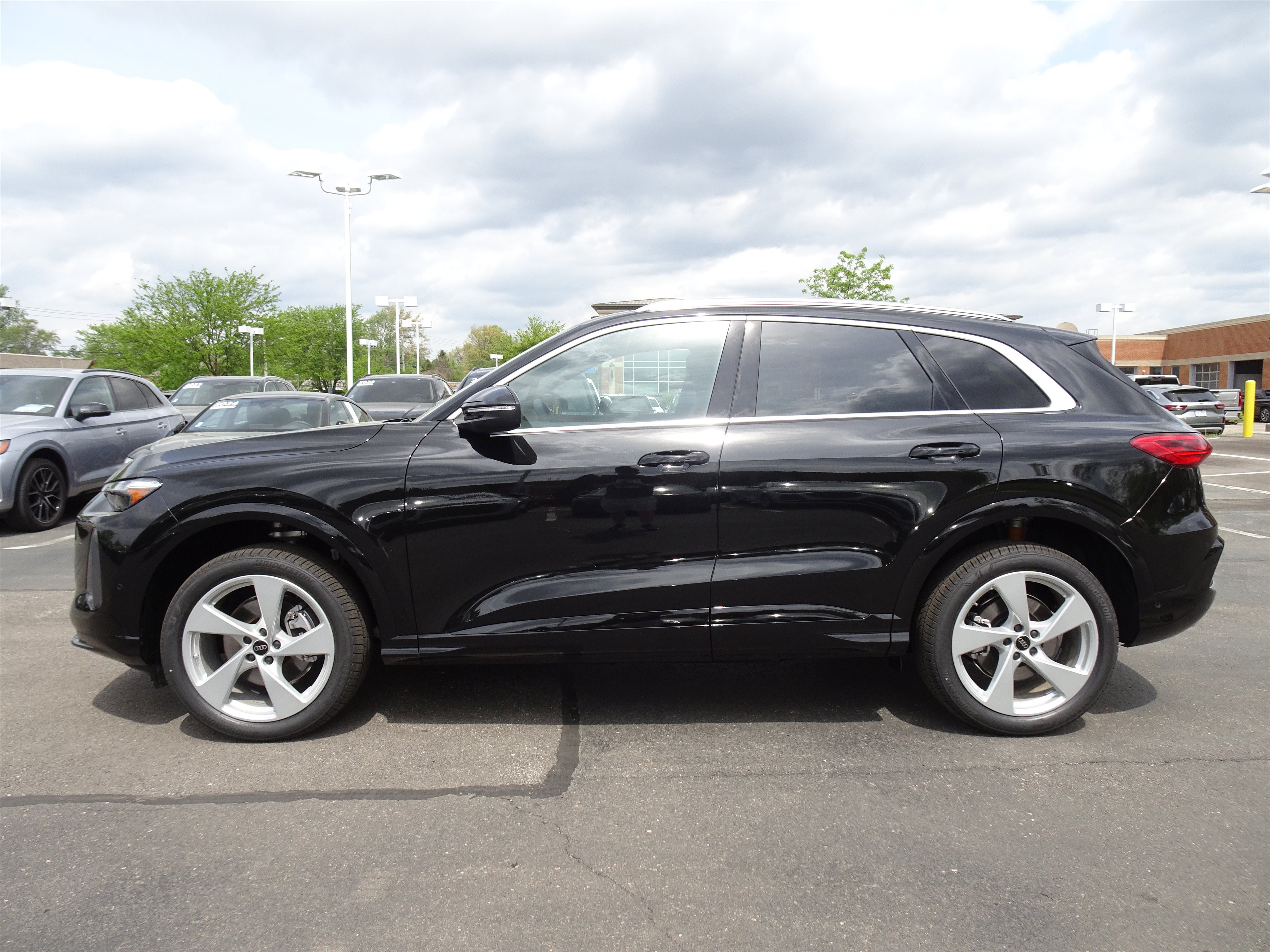 New 2026 Audi Q5 Premium Plus w/ Premium Plus AWD/4WD image 2