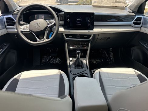 New 2026 Volkswagen Taos SE FWD image 16