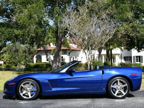 Used 2007 Chevrolet Corvette Convertible w/ Preferred Equipment Group RWD image 3