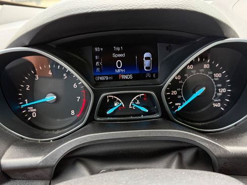 Used 2018 Ford Escape SEL w/ Ford Safe & Smart Package FWD image 9
