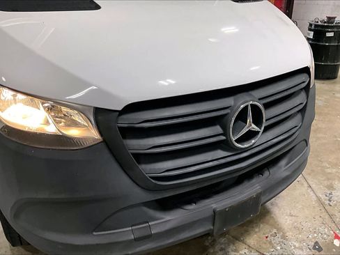 Used 2021 Mercedes-Benz Sprinter 2500 image 28