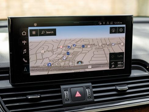 Used 2022 Audi Q5 2.0T Prestige w/ Prestige Package image 6